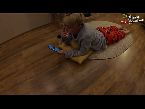 ❤️ Hullu blondiin imeb tohutut munni ja hüppab selle peal - anaalseksiga ️❌ Pornovideo at us ❤