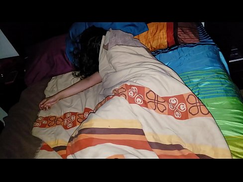 ❤️ Kasupoeg sõimab oma noort kasuema, kui ta magab. ️❌ Pornovideo at us ❤